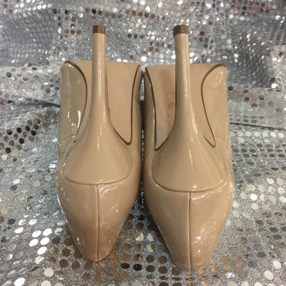 Manhattan Collection Heels - Picture 5 of 6
